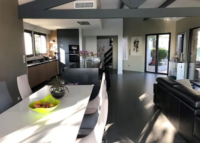 250 M2, Piscine A 10 Minutes De Toulouse *