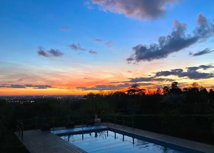 250 M2, Piscine A 10 Minutes De Toulouse